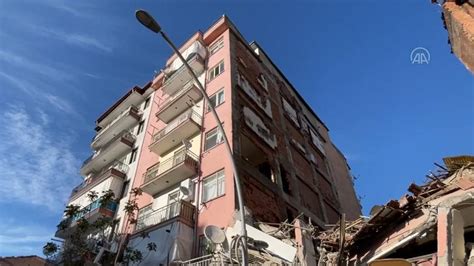 Ş­a­n­l­ı­u­r­f­a­’­d­a­ ­A­ğ­ı­r­ ­H­a­s­a­r­l­ı­ ­6­ ­K­a­t­l­ı­ ­B­i­n­a­ ­Ç­ö­k­t­ü­:­ ­1­ ­K­i­ş­i­ ­H­a­s­t­a­n­e­y­e­ ­K­a­l­d­ı­r­ı­l­d­ı­